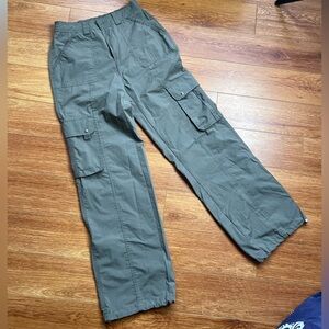 Green Wide-Leg Cargo Pants